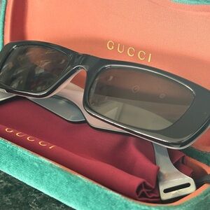 Gucci Black Rectangular Sunglasses